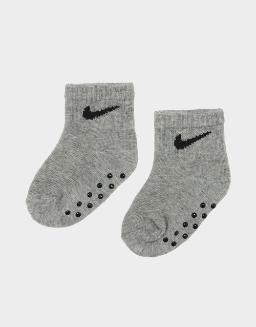 ถุงเท้าเด็กวัยหัดเดิน Core Swoosh Gripper (แพค 3)