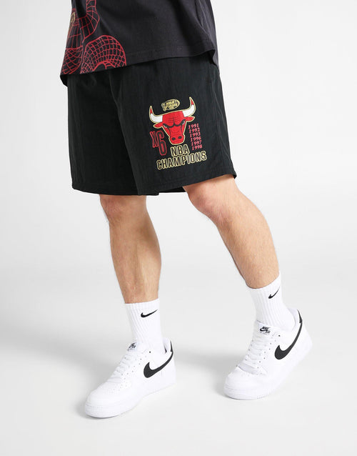 กางเกงขาสั้นผู้ชาย CNY Snake Chicago Bulls