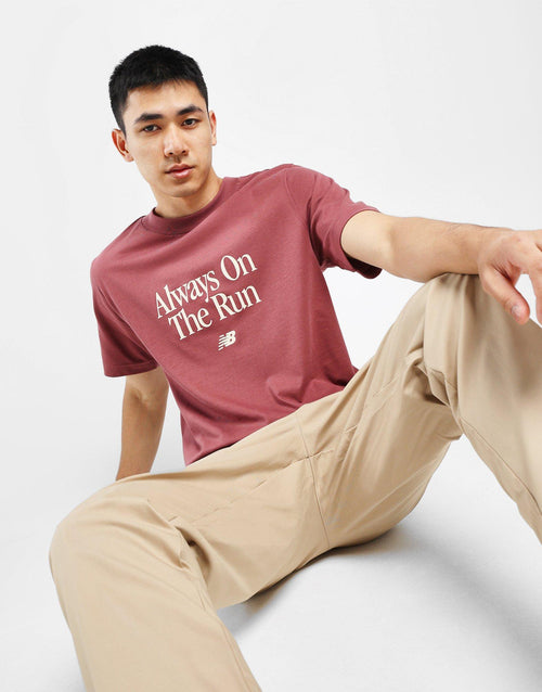 เสื้อยืดผู้ชาย Run Slogan Relax