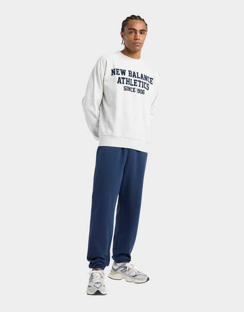 เสื้อแขนยาวผู้ชาย Varsity French Terry Graphic Crew
