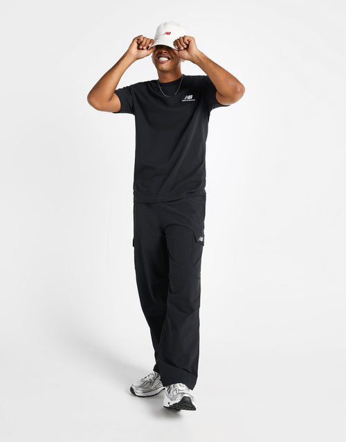 เสื้อยืดผู้ชาย Stacked Embroided Logo