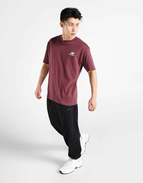 เสื้อยืดผู้ชาย Stacked Embroided Logo