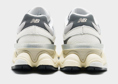 รองเท้าผู้ชาย 9060