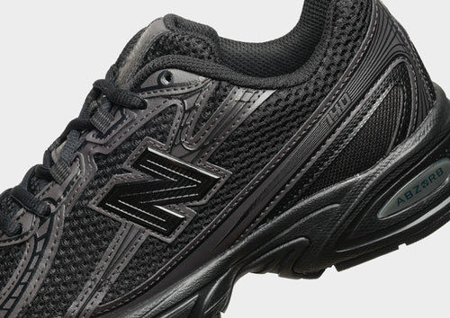 รองเท้าผู้ชาย 740