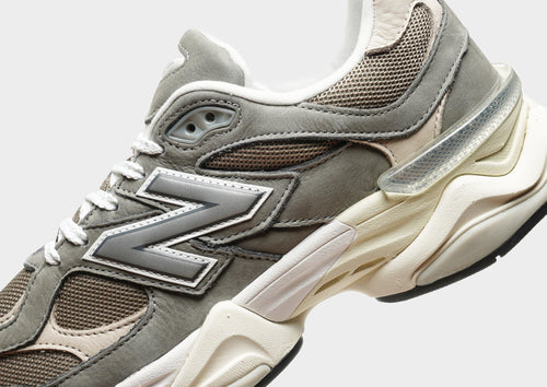 รองเท้าผู้ชาย 9060