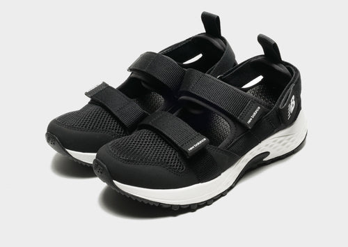 รองเท้าผู้หญิง UA710