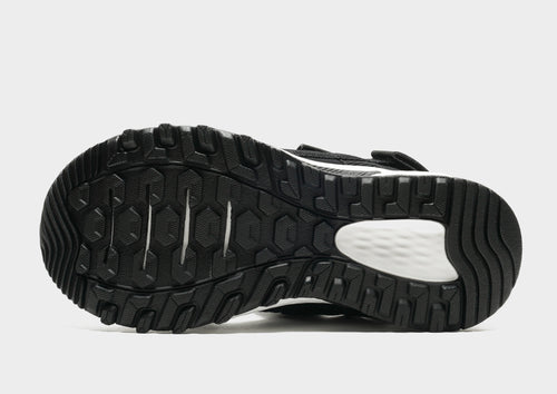 รองเท้าผู้หญิง UA710