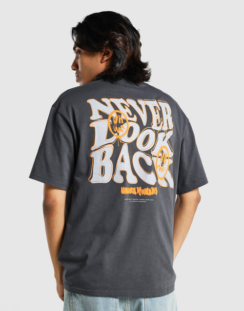 เสื้อยืดผู้ชาย Hindsight