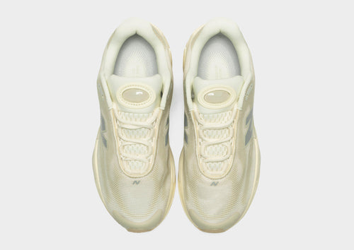 รองเท้าผู้หญิง AC Runner