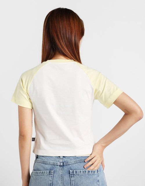 เสื้อยืดผู้หญิง Graphic Slim