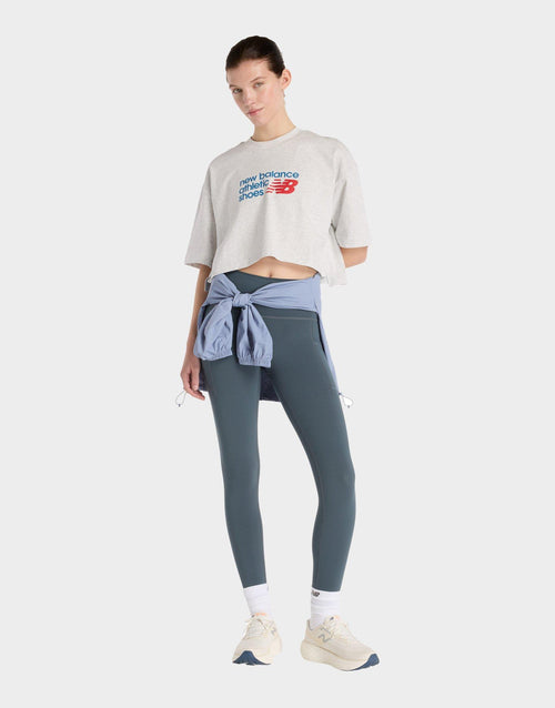 เสื้อยืดผู้หญิง Athletics Premium Chest Logo Cropped