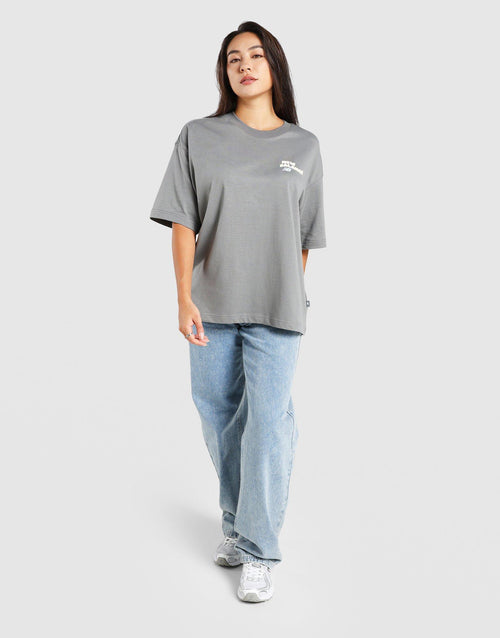 เสื้อยืดผู้หญิง Wavy Logo