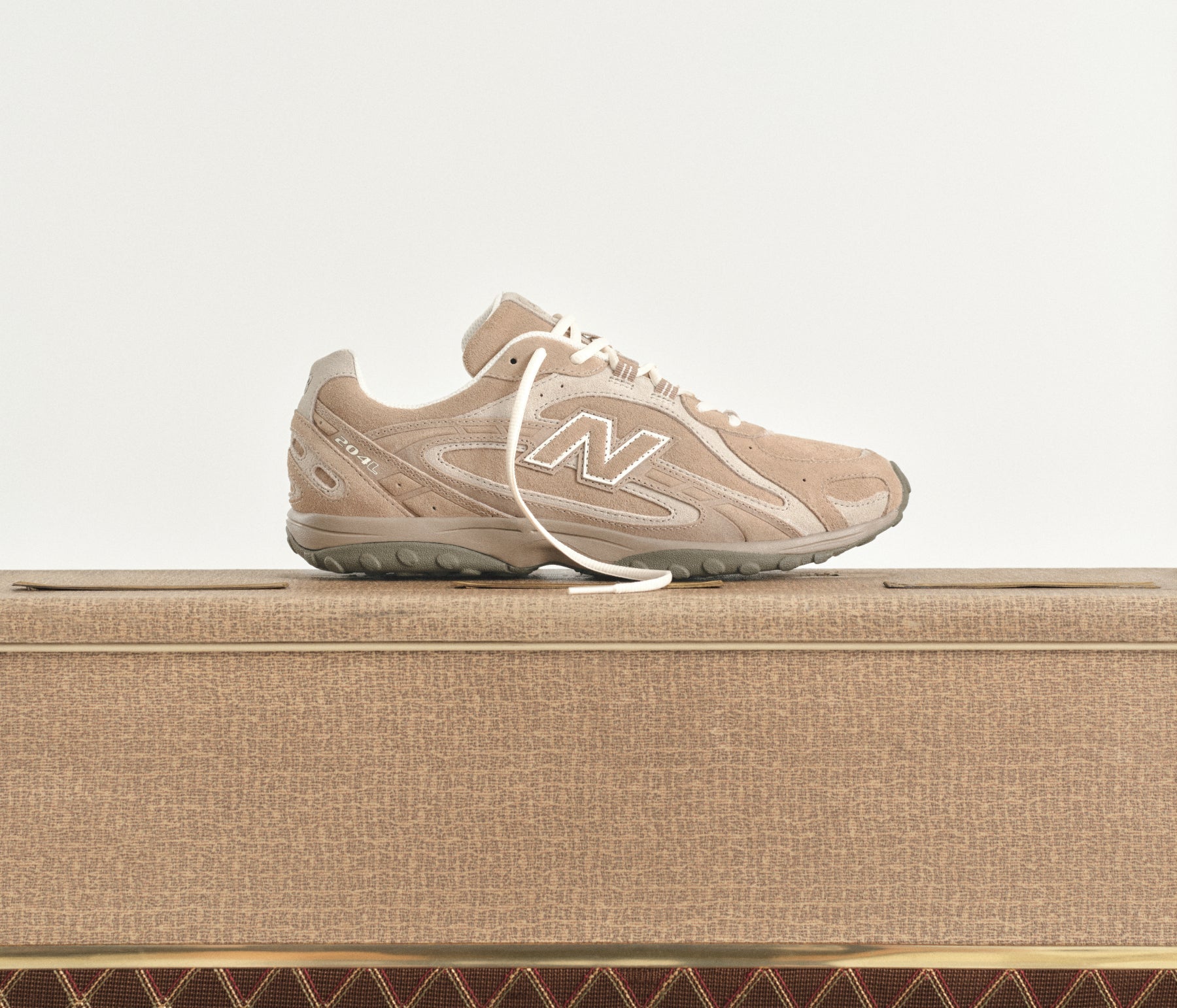 5 รองเท้าสีน้ำตาลรุ่นฮิตที่คุ้มค่าแก่การลงทุน!