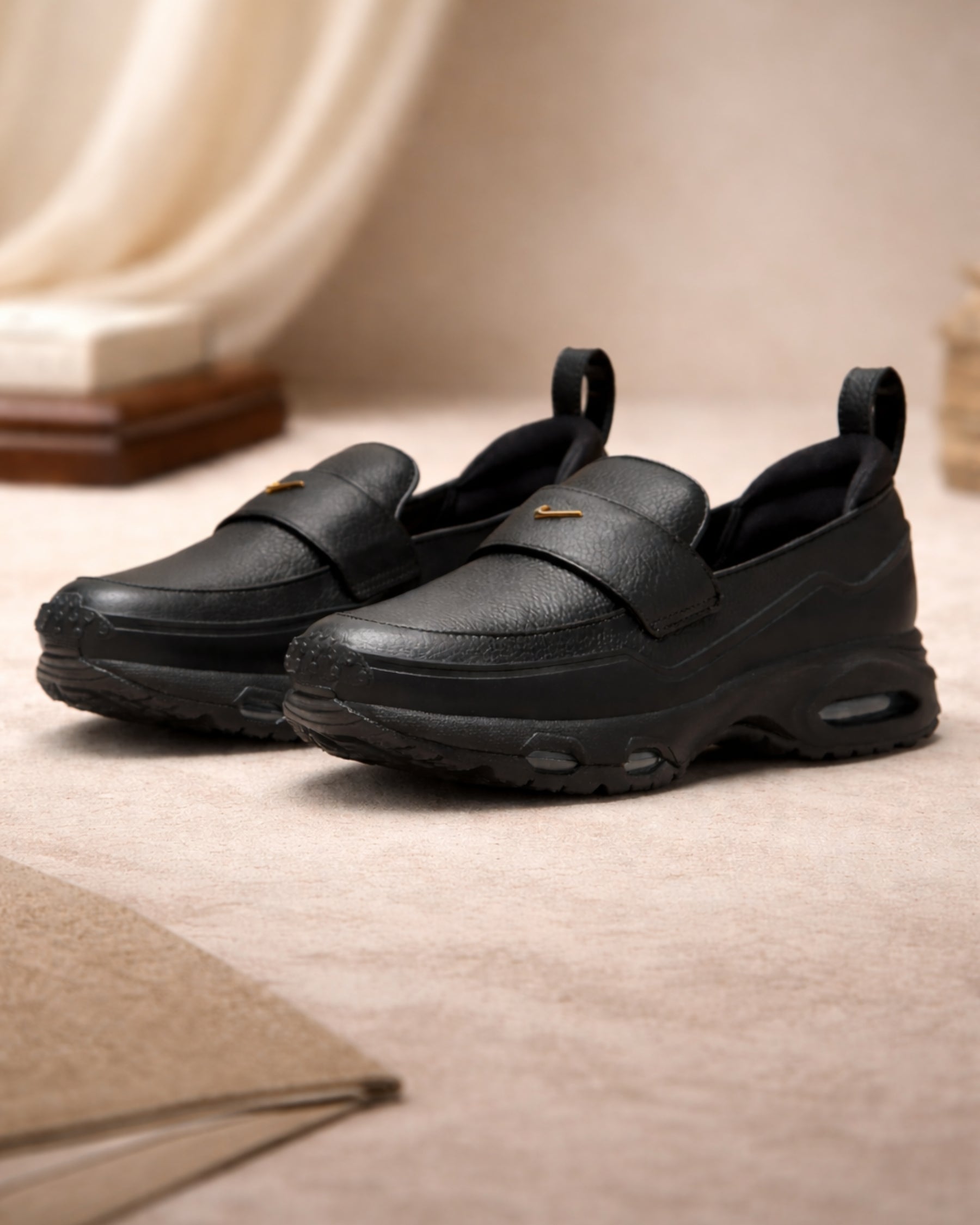 รองเท้าไฮบริดกำลังมา! เทรนด์ฮอตที่น่าจับตามองในปี 2026