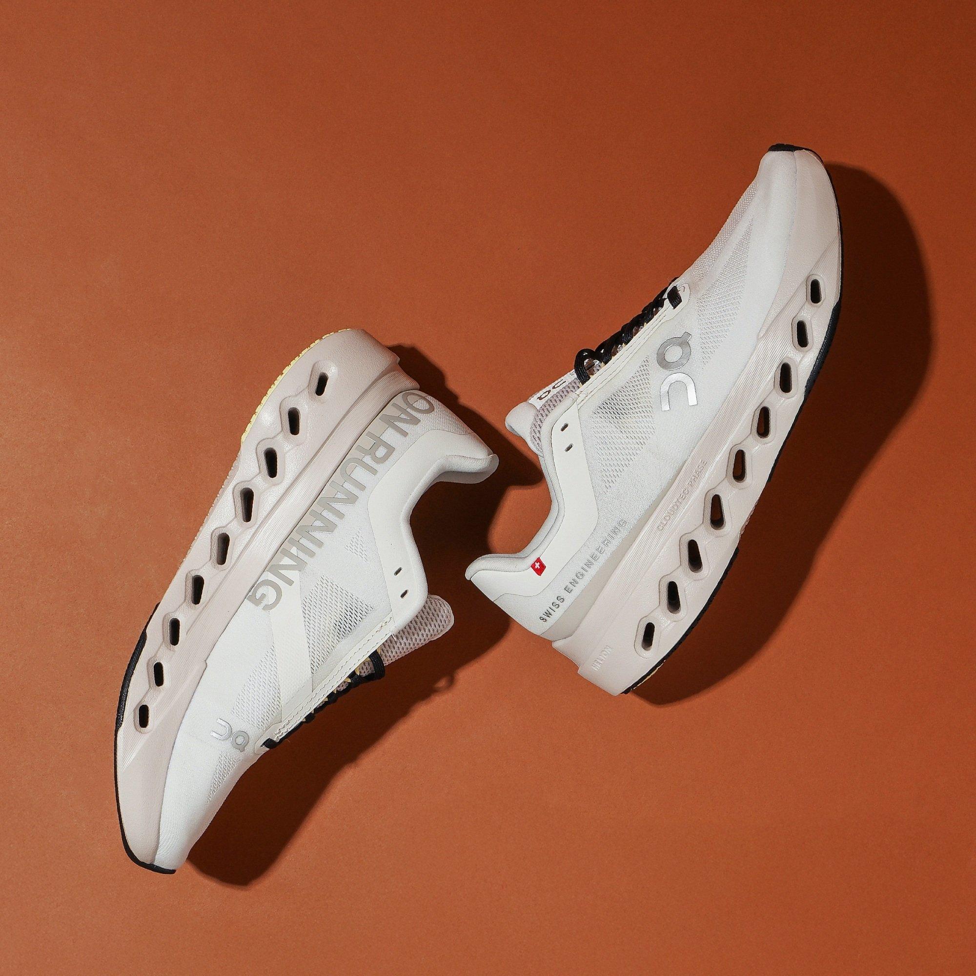 รองเท้า On Running Cloudsurfer