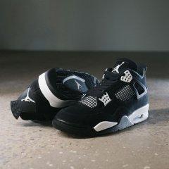 AIR JORDAN 4