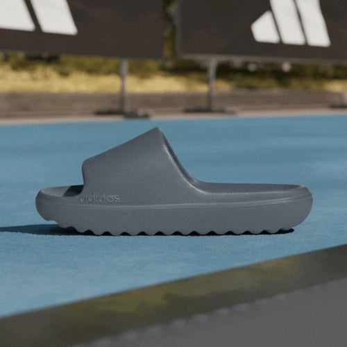 ว่ายน้ำ