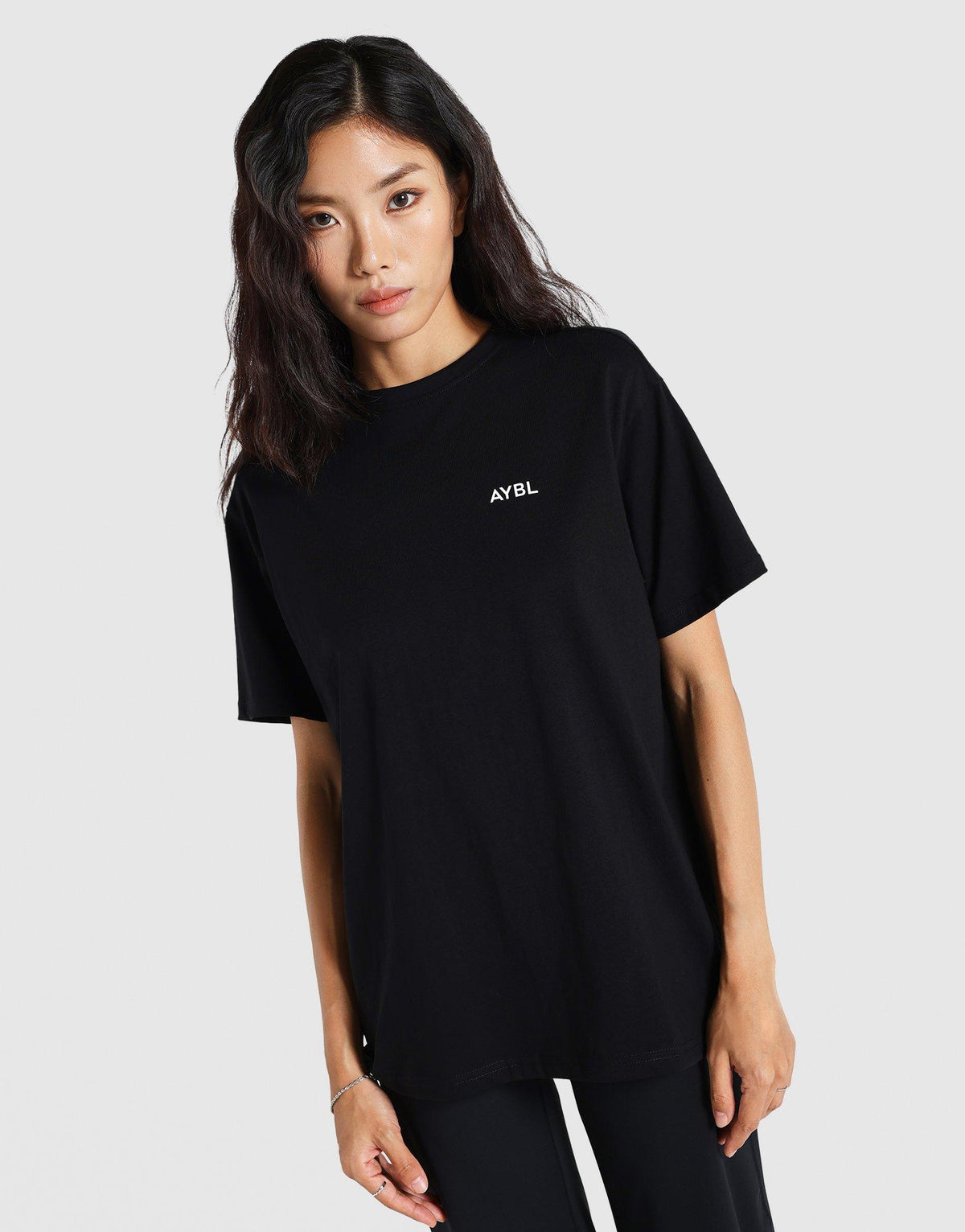 เสื้อยืดผู้หญิง Essential