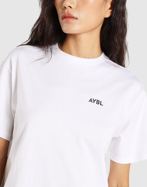 เสื้อยืดผู้หญิง Essential