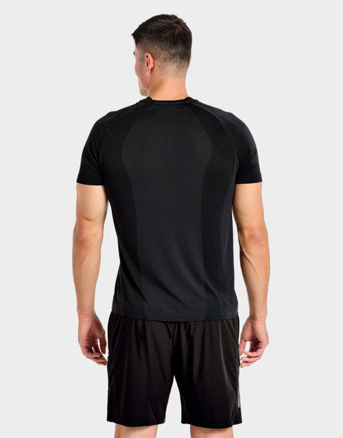 เสื้อยืดผู้ชาย Attain