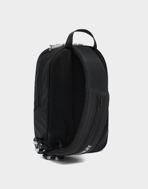 กระเป๋า The Vitalize Macro Method Crossbody (9.5L)
