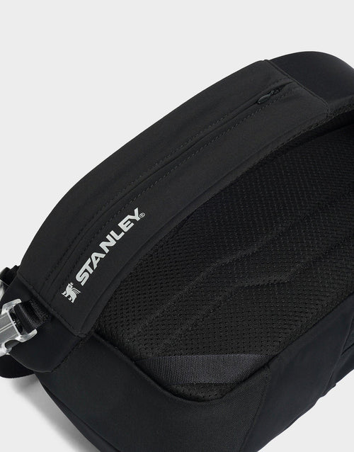 กระเป๋า The Vitalize Macro Method Crossbody (9.5L)