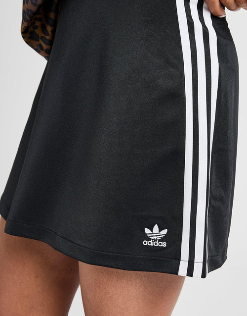 กระโปรงผู้หญิง Adicolor 3-Stripes Mini