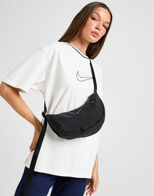 กระเป๋า Aura Crescent Crossbody (4L)