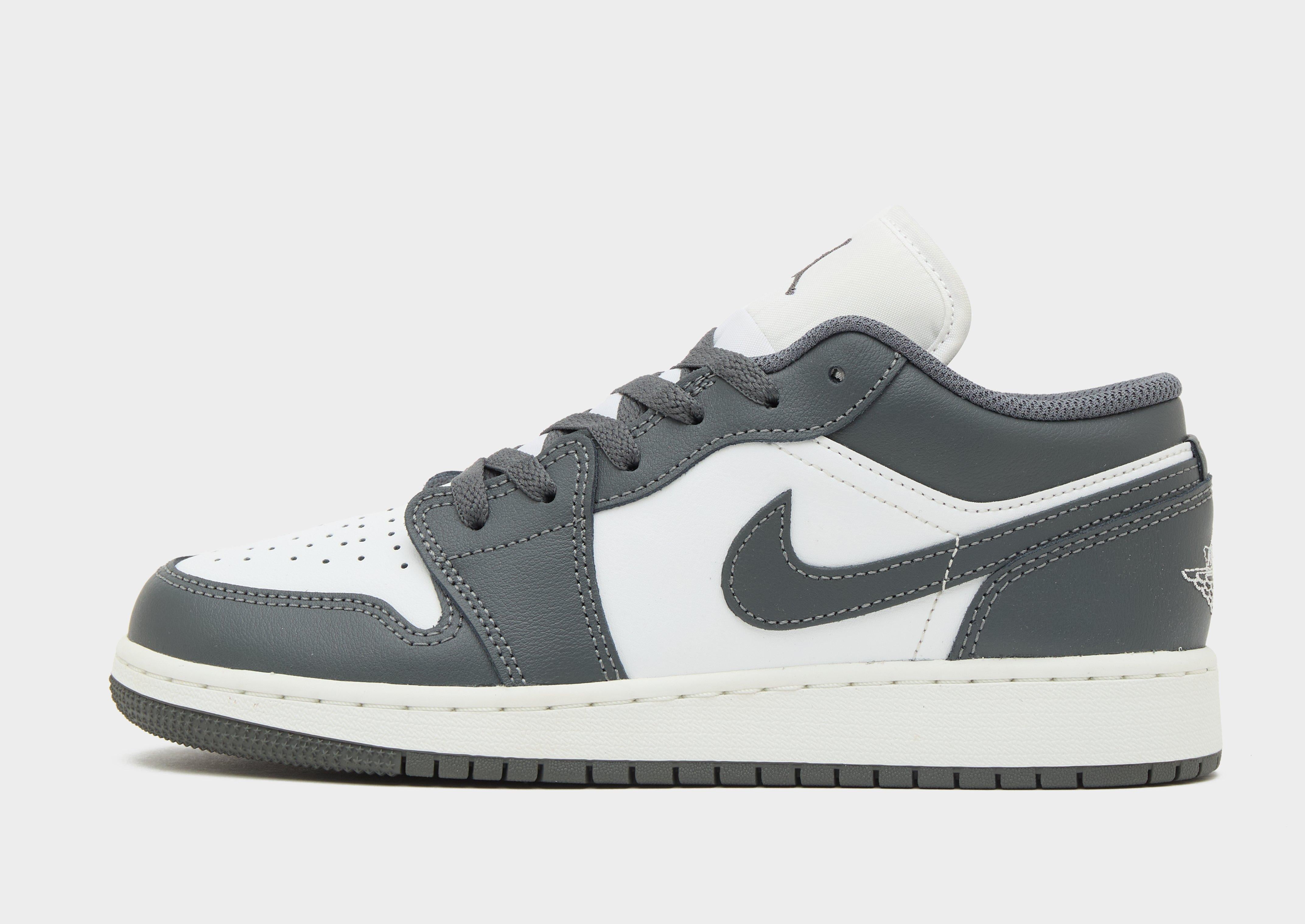 รองเท้าเด็กโต Air Jordan 1 Low