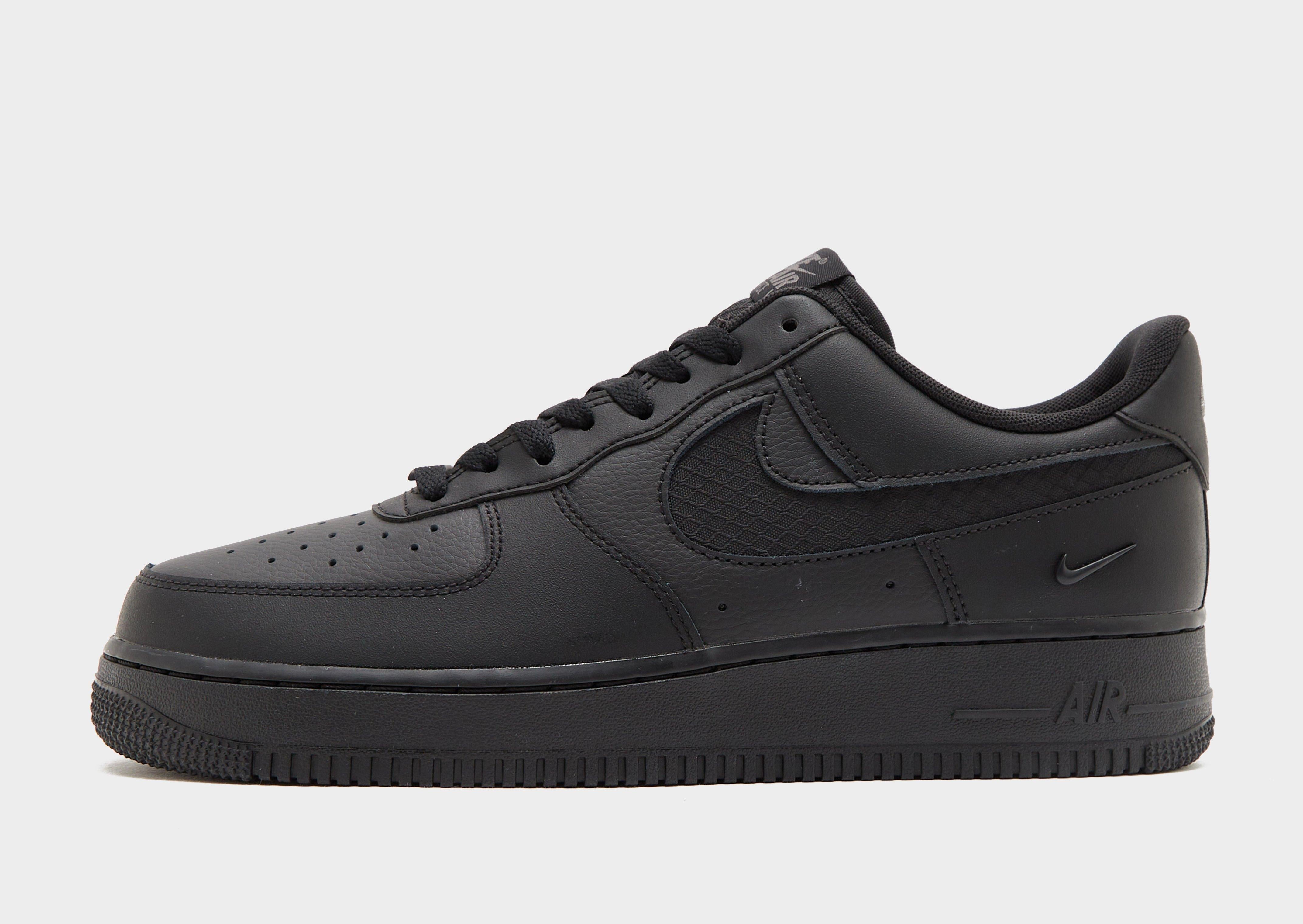 รองเท้าผู้ชาย Air Force 1 '07 LV8