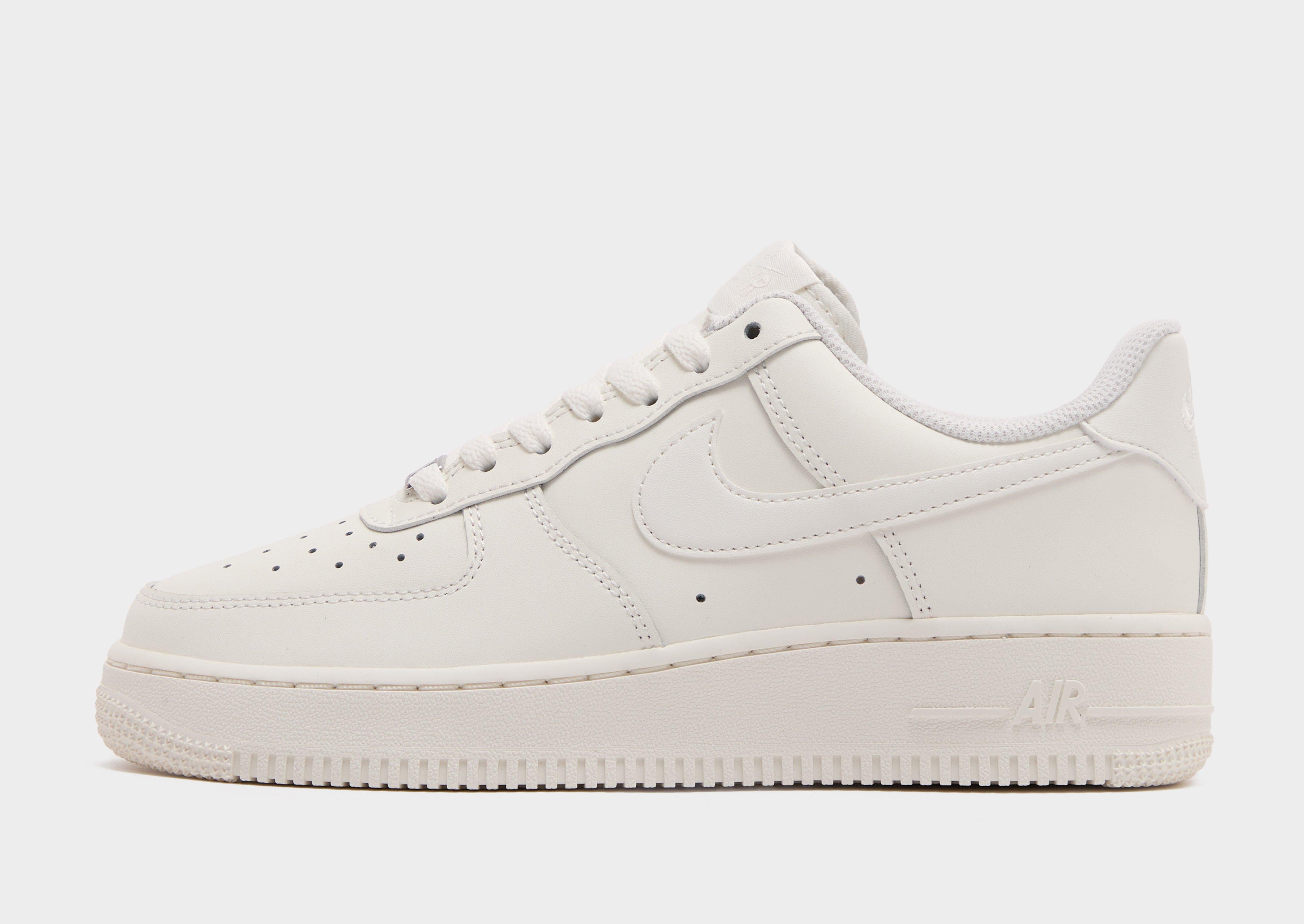 รองเท้าผู้ชาย Air Force 1 '07