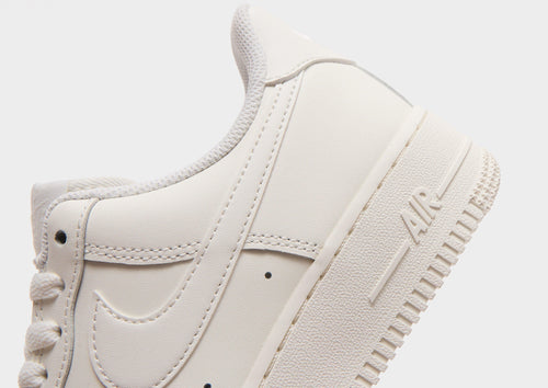 รองเท้าผู้ชาย Air Force 1 '07