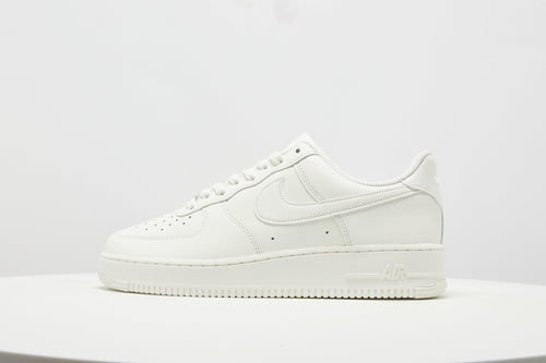รองเท้าผู้ชาย Air Force 1 '07