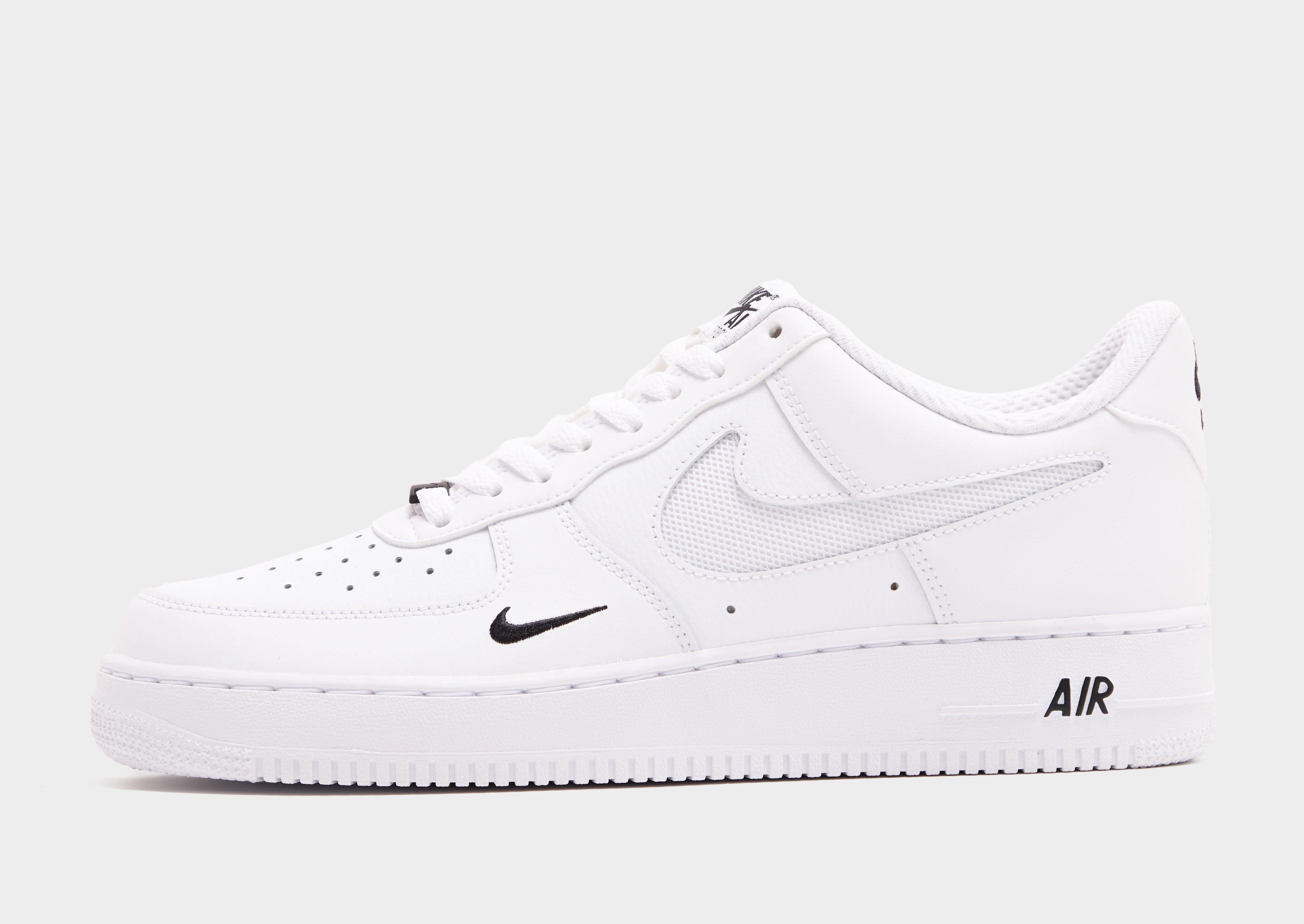 รองเท้าผู้ชาย Air Force 1 '07 LV8