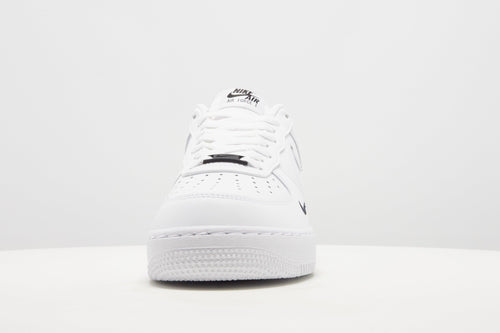 รองเท้าผู้ชาย Air Force 1 '07 LV8
