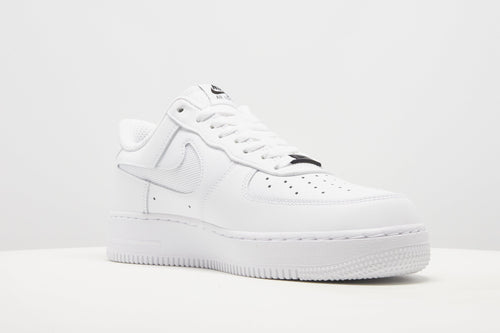 รองเท้าผู้ชาย Air Force 1 '07 LV8