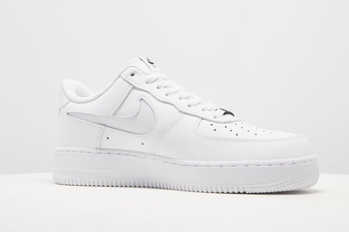 รองเท้าผู้ชาย Air Force 1 '07 LV8