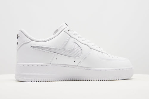 รองเท้าผู้ชาย Air Force 1 '07 LV8