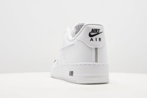 รองเท้าผู้ชาย Air Force 1 '07 LV8