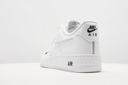 รองเท้าผู้ชาย Air Force 1 '07 LV8