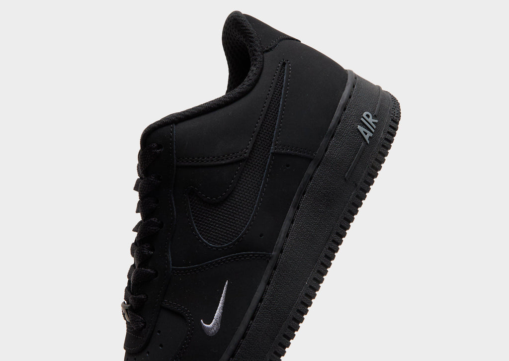 รองเท้าผู้ชาย Air Force 1 '07 LV8