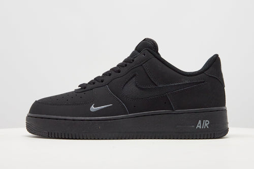รองเท้าผู้ชาย Air Force 1 '07 LV8