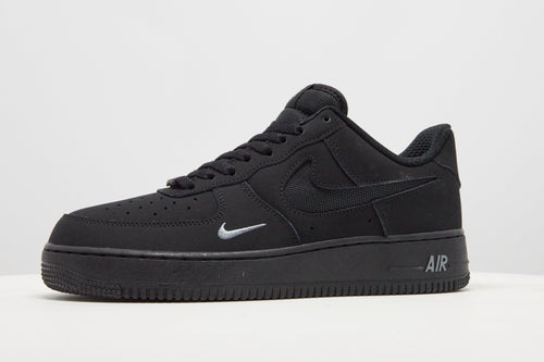 รองเท้าผู้ชาย Air Force 1 '07 LV8