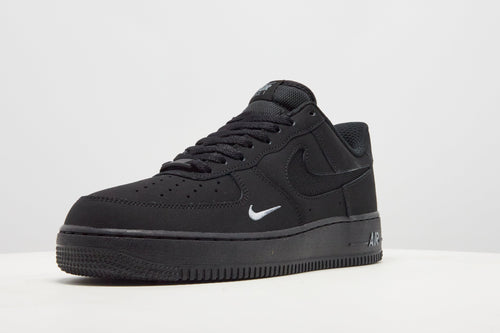 รองเท้าผู้ชาย Air Force 1 '07 LV8