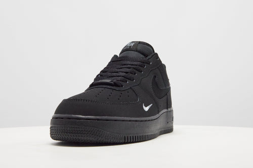 รองเท้าผู้ชาย Air Force 1 '07 LV8