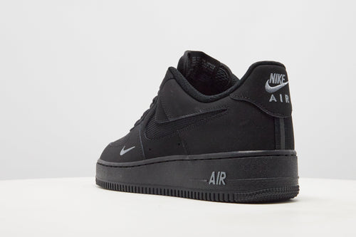 รองเท้าผู้ชาย Air Force 1 '07 LV8