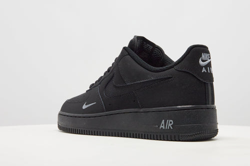 รองเท้าผู้ชาย Air Force 1 '07 LV8