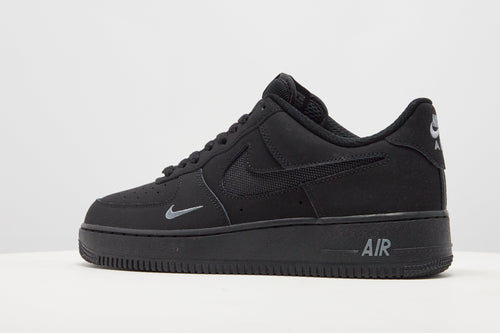รองเท้าผู้ชาย Air Force 1 '07 LV8