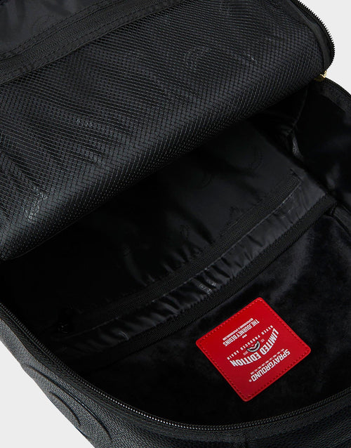 กระเป๋าสะพายหลัง Shark Central Gold Tag (20L)