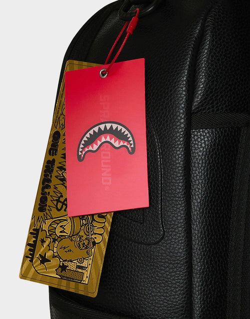 กระเป๋าสะพายหลัง Shark Central Gold Tag (20L)